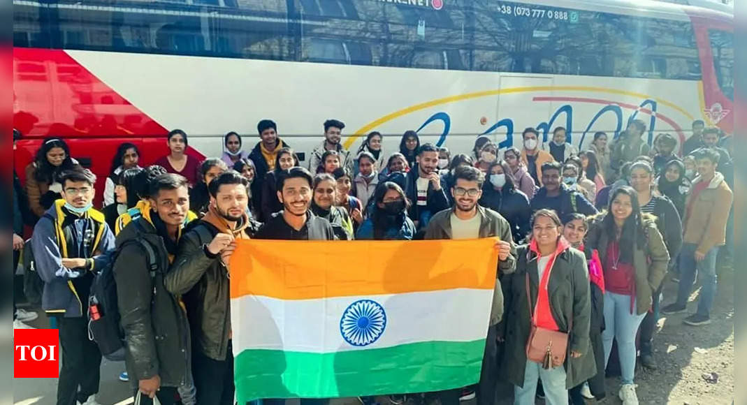 ukraine:   Indian tricolour came to rescue of fleeing Pakistani, Turkish students from Ukraine | India News – Times of India