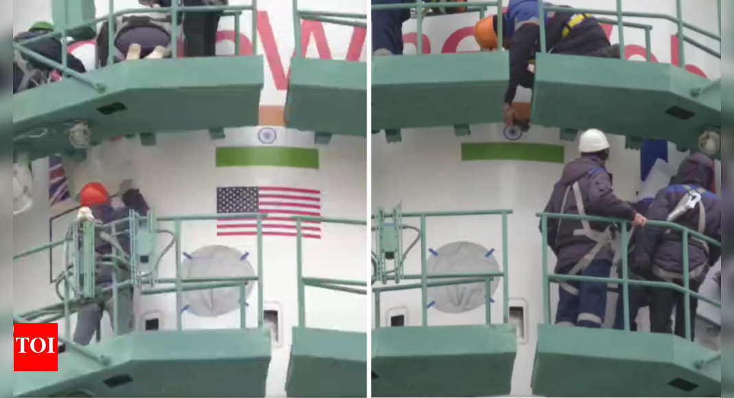 Russia keeps Tricolour on its Soyuz rocket, covers other flags