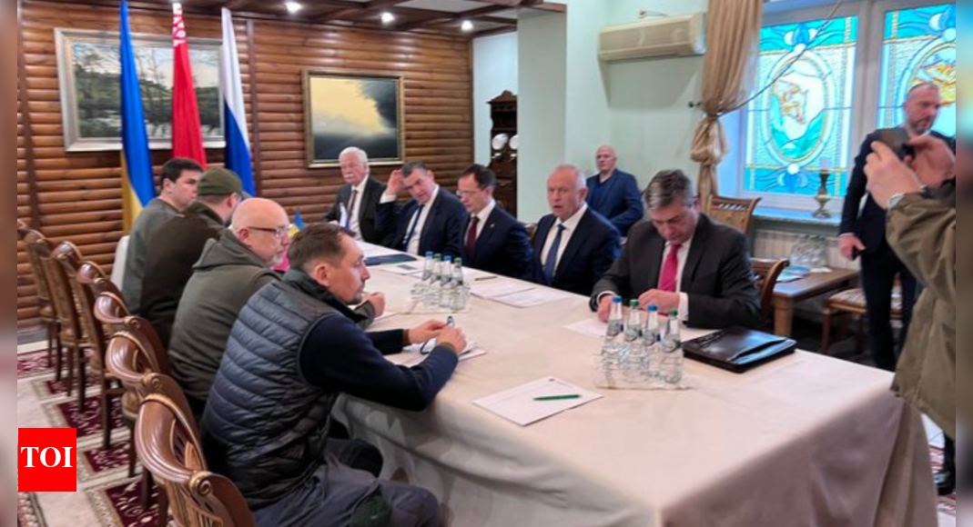 Ukraine to seek humanitarian corridors in talks with Russia