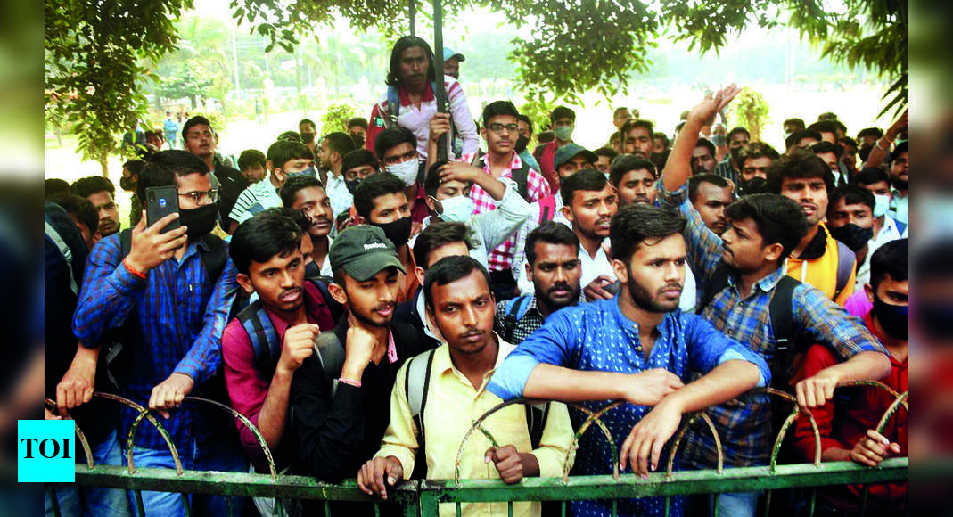 Students Create Ruckus On Au Campus, Four Detained | Allahabad News ...