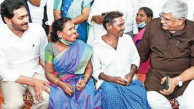 Andhra Pradesh: Gajendra Singh Shekhawat pledges Centre's support to Polavaram