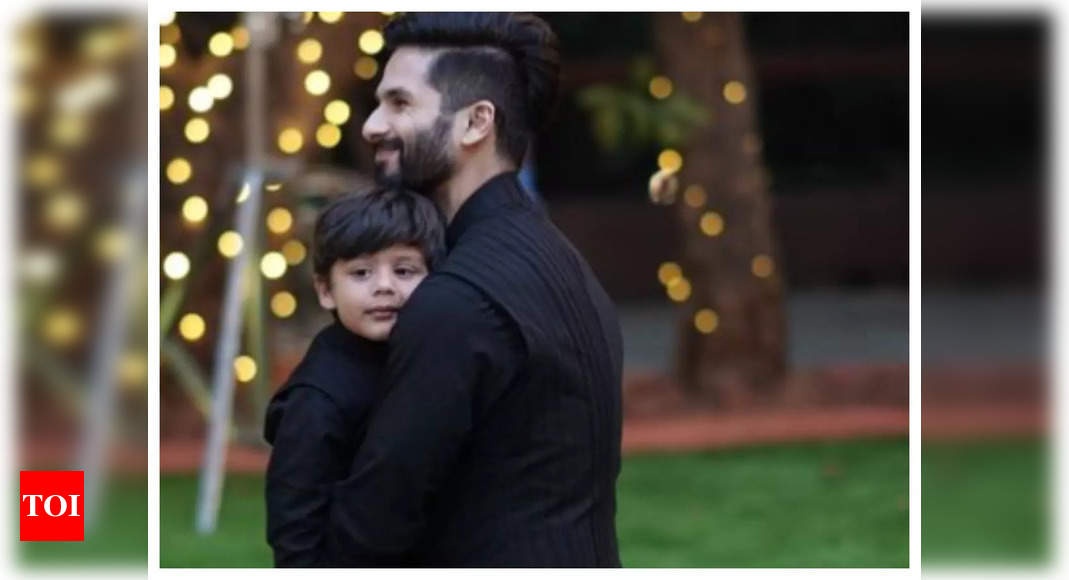 Shahid Kapoor twins with son Zain in black as he hugs him tightly in this adorable picture; Take a look! – Times of India