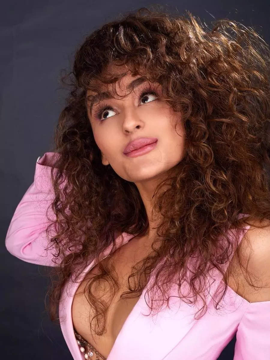 Seerat Kapoor looks gorgeous in these latest pictures