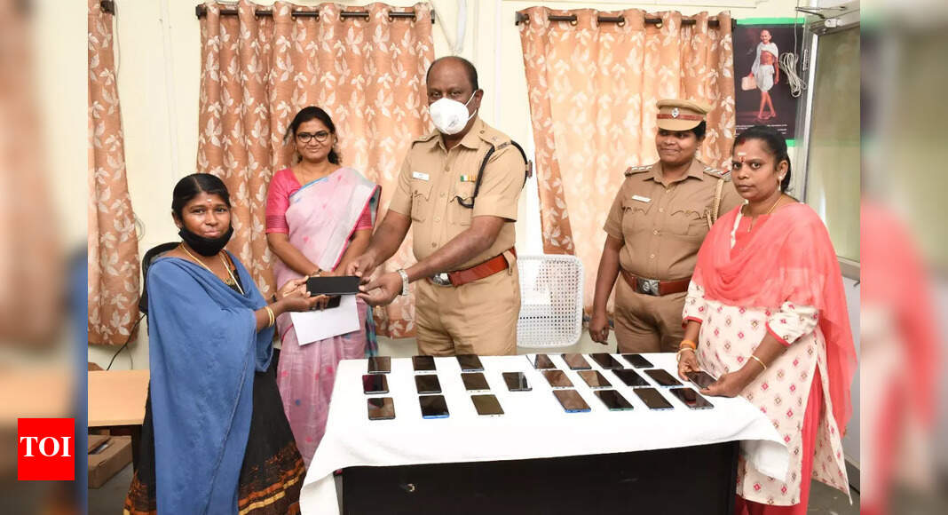 25 mobile phones returned to owners by Madurai police | Madurai News ...