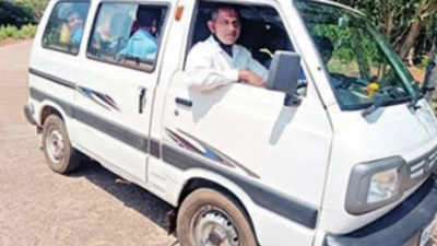 Karnataka: Headmaster in Udupi drives kids to school, drops them home every day