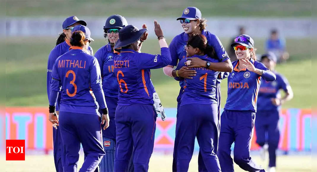 Women’s World Cup: India overwhelm Pakistan in campaign opener | Cricket News – Times of India