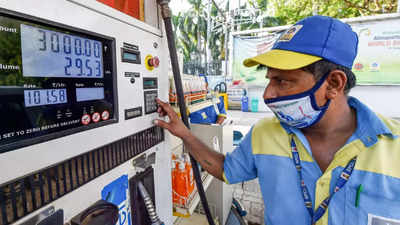 Bengaluru: Motorists, transporters brace for fuel price hike from Tuesday