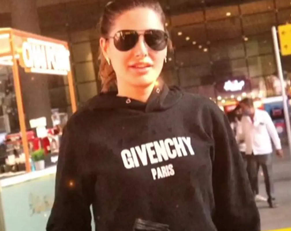 
Nargis Fakhri owns the airport like a runway, rocks hoodie look
