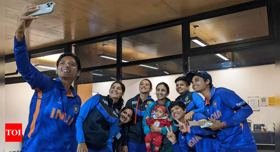 Smriti Mandhana hails ‘inspirational’ Pakistan captain Bismah Maroof for returning to action six months after child birth | Cricket News – Times of India