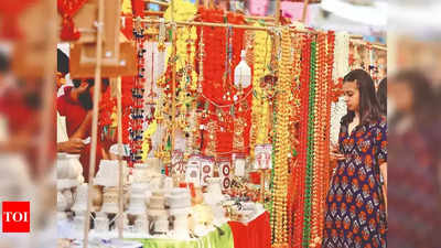 Delhi: Discount on Dilli Haat entry for women | Delhi News - Times of India