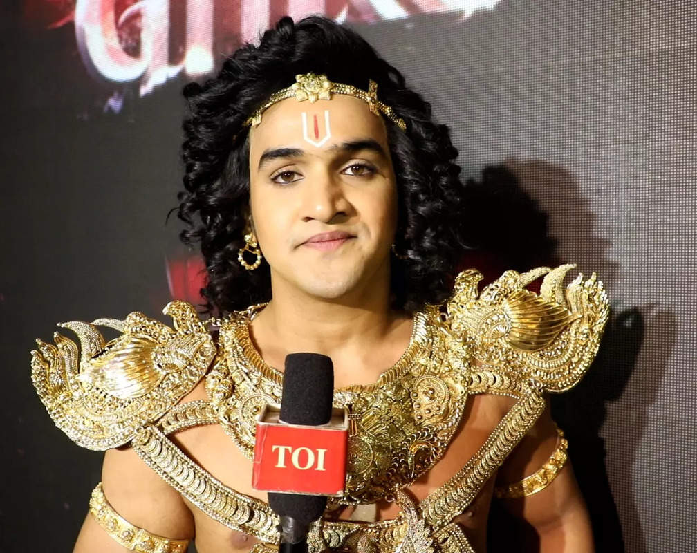 
Faisal Khan on his costume in Dharm Yoddha Garud: My ornaments weigh 7 kgs while my wings are of 14 kgs
