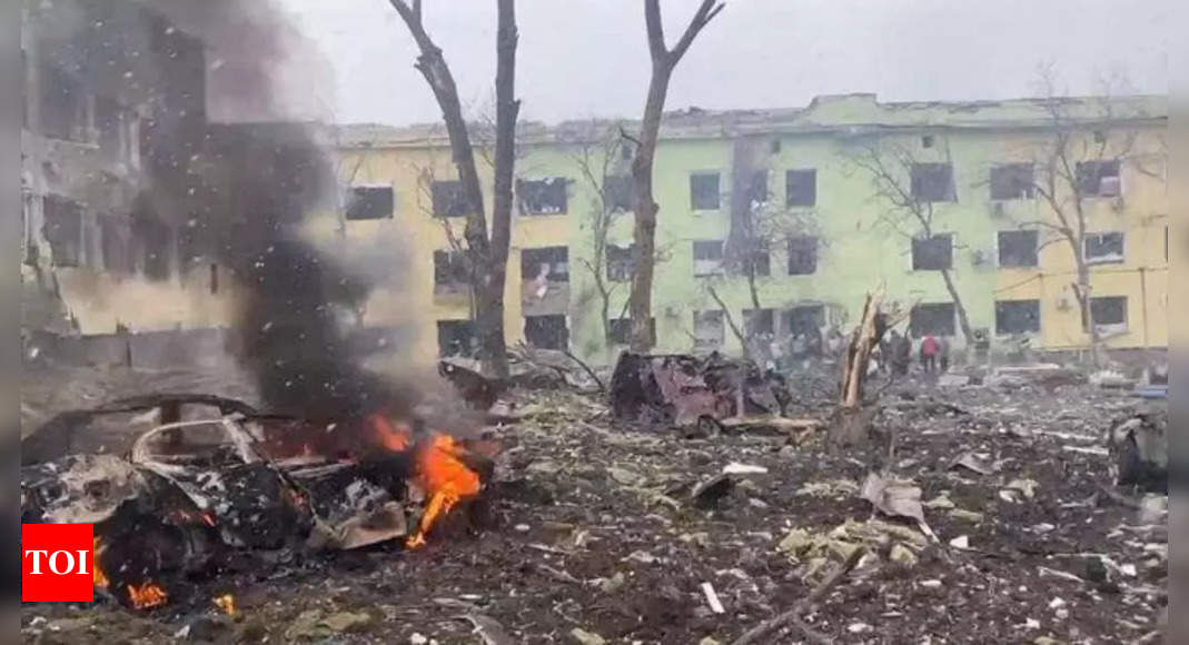 Une frappe aérienne frappe une maternité en Ukraine, 17 blessés signalés