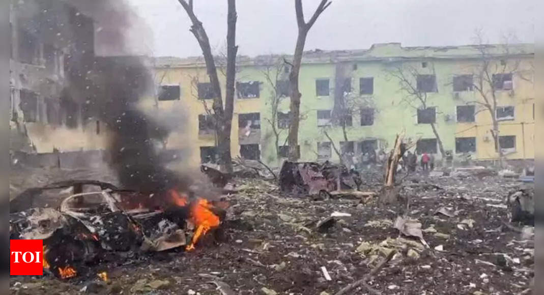 Airstrike hits Ukraine maternity hospital, 17 reported hurt – Times of India