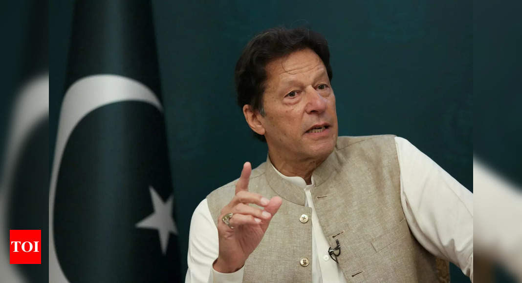 Désert des loyalistes, le Premier ministre pakistanais Imran Khan fait face à la plus sérieuse contestation de son pouvoir