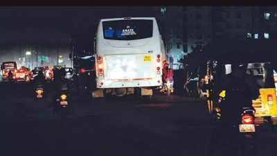 Chennai: Pallavaram-Thoraipakkam radial road still unlit; commuters wary of accidents