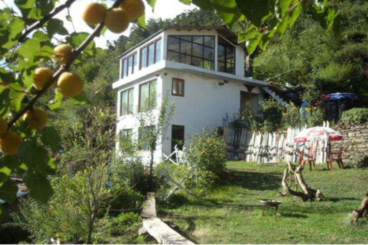 XRA Cottage