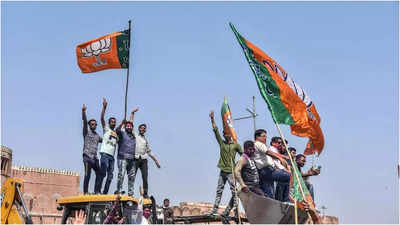 UP assembly polls: 11 ministers fell amid saffron surge