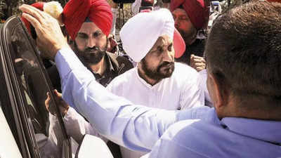 Punjab: Charanjit Singh Channi submits resignation to governor Banwarilal Purohit