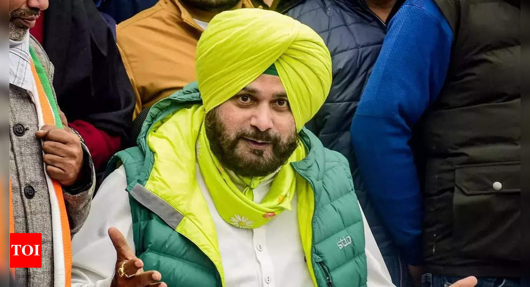 Sidhu: ‘sixer Sidhu’ Isolated In Cong’s Battle Of Survival | Ludhiana News - Times of India