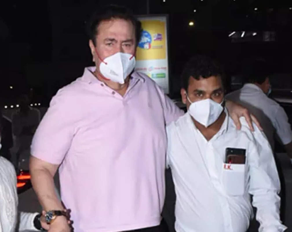 
Randhir Kapoor comes to watch ‘The Kashmir Files’ with the help of caretakers
