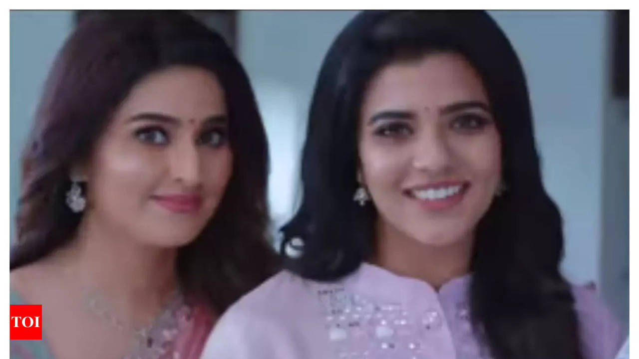 Aishwarya Rajesh has fangirl moment with actress Sneha | Tamil Movie News -  Times of India