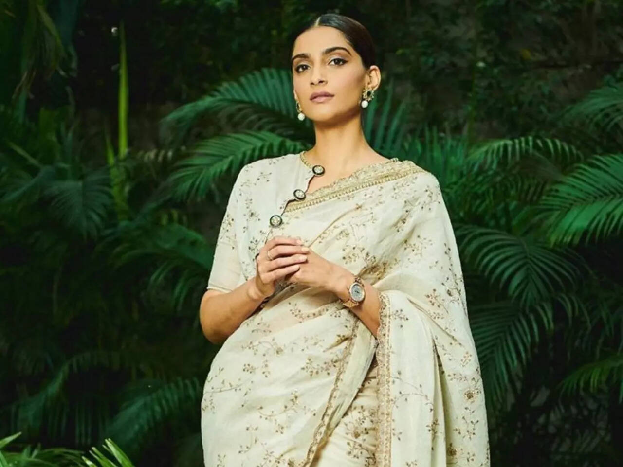 Mix match fusion fashion for wedding season - Times of India Mix match fusion fashion for wedding season - Times of India