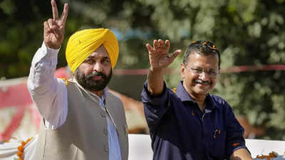 AAP celebrates Punjab win with big roadshow | India News - Times of India