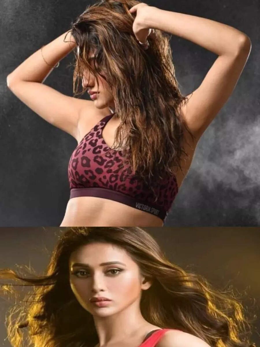 Fashion face-off: Nusrat Jahan vs Mimi Chakraborty | Times of India