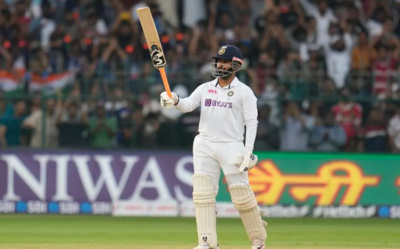 Social Humour: Pant’s attacking test match batting sets Twitter on fire