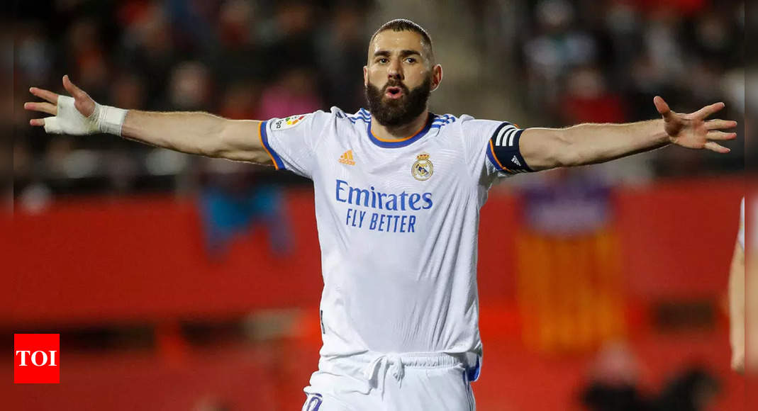 Karim Benzema breaks French goal-scoring record but limps off ahead of El Clasico | Football News – Times of India