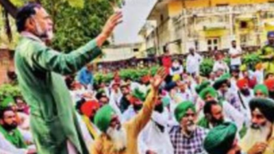 Kisan morcha, SSM hold separate meetings on common issues in Delhi