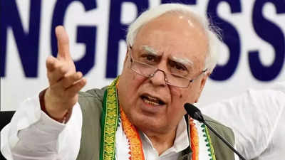 As Sibal criticises Gandhis, Congress's LS whip asks: ‘Why he is speaking language of RSS/BJP'