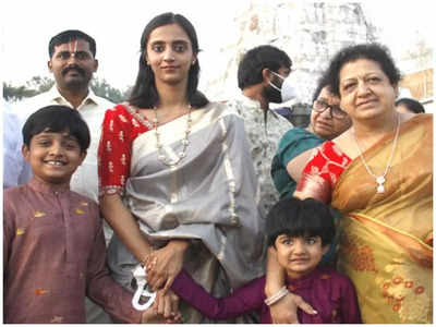 Jr NTR family visits Tirumala Tirupathi Devasthanam ahead of the ‘RRR ...