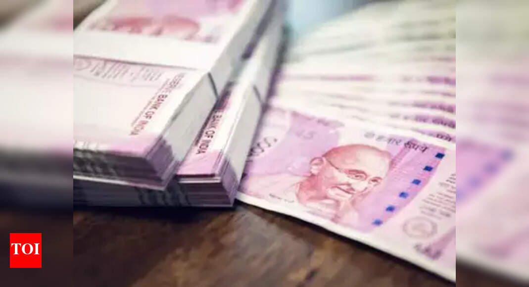developers-to-get-an-average-salary-hike-of-8-10-in-2022-at-par-with