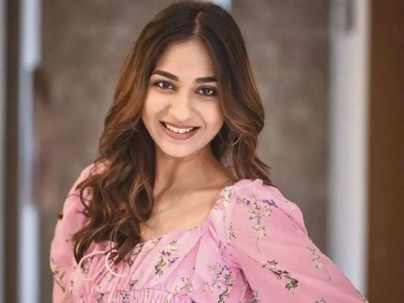 Vidhi Pandya reminisces the time she received her first pay check