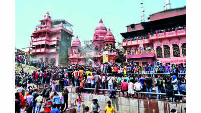 Traditional Chita Bhasma Holi celebrated at Manikarnika Ghat