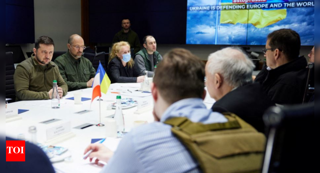 3 EU prime ministers visit Kyiv as Russian attacks intensify