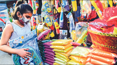 Holi shopping spree minus Covid fear in Jaipur