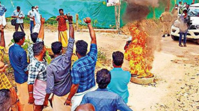 Kerala: Protesters block survey stone laying at Kozhikode, Malappuram