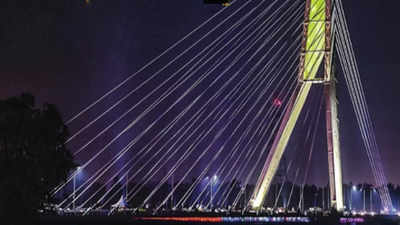 Delhiites, you can now see Signature Bridge in a new light!