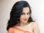 Flora Saini's pictures