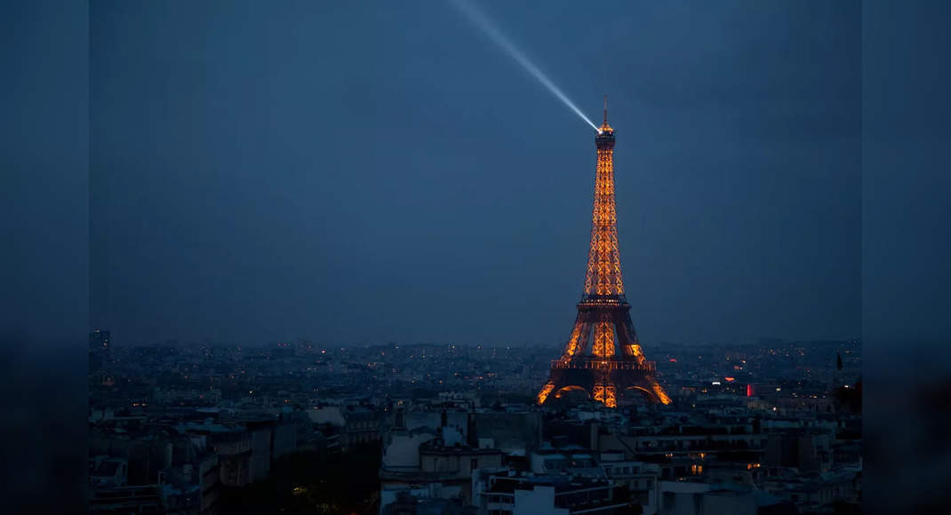 The Eiffel Tower has grown by nearly 20 ft, and here’s how?, - Times of ...