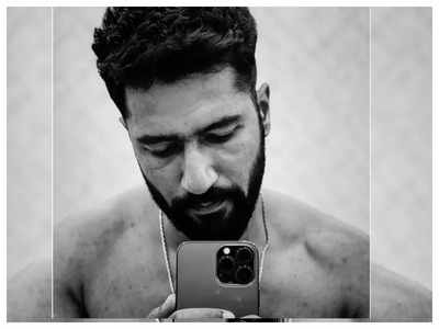 Fans call Vicky Kaushal 'Hottie Munda' as he shares a shirtless mirror selfie on Instagram – See photo