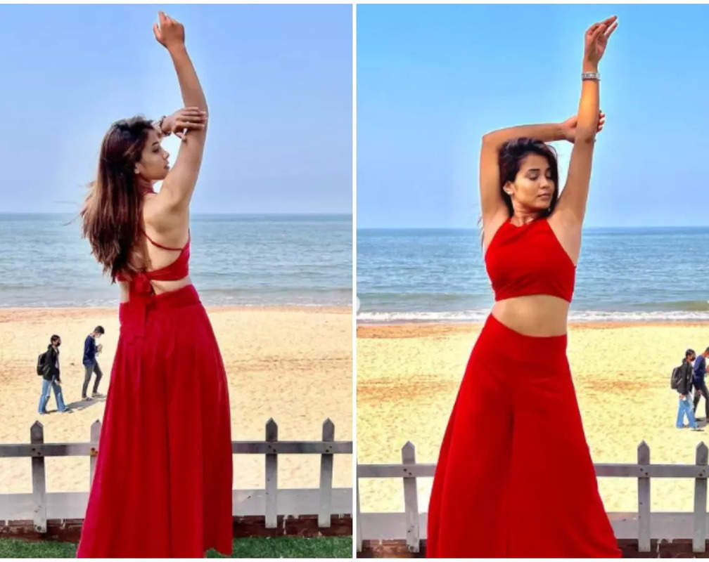 
Zoya Khan treats fans with a few gorgeous photos from the beach day

