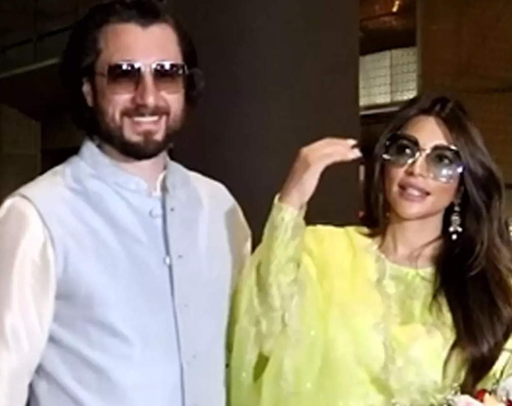 
Newlyweds Shama Sikander and James Milliron return to Mumbai
