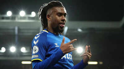 EPL: Alex Iwobi lights up Goodison with dramatic winner against ...