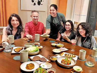Tasting masterpieces at Ekaa with renowned artist Jaideep Mehrotra, Seema, Anushka, Mallika and Chef Niyati Rao (standing)