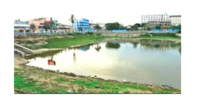 Chennai Corporation demolishes 410 buildings on Ramapuram lake
