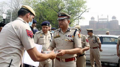 Delhi Police chief visits duty points on Holi, interacts with personnel