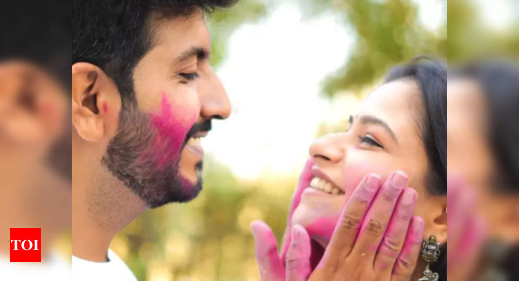 Jigardan Gadhvi And Yati Upadhyay Celebrate Holi With Colors Of Love